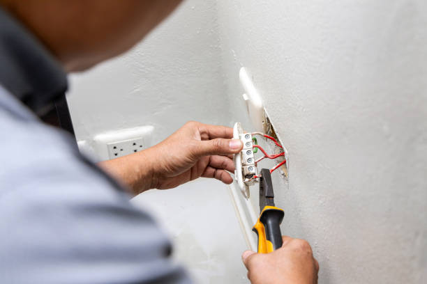 Best Affordable Emergency Electrician  in Marshfield, WI